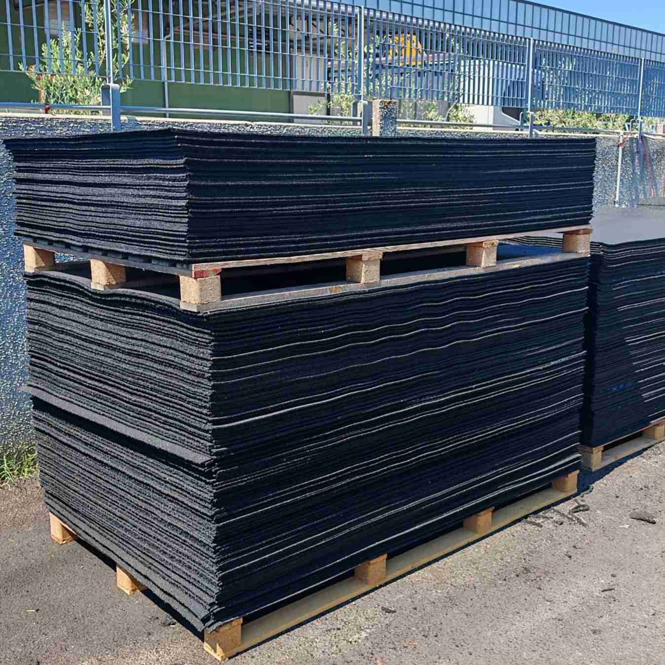 rubber sheets for coupling on plasterboard.